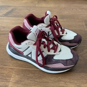 Size 7 New Balance / Figs 57/40- mauve/espresso